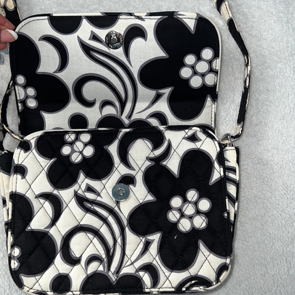 🌼 Vera Bradley Crossbody🌼 - Picture 2 of 4